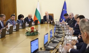 Правителството подаде оставка