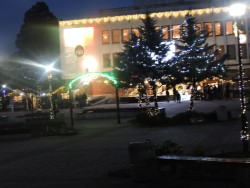 42 майстори и занаятчии от Етрополе се включиха в Коледния базар