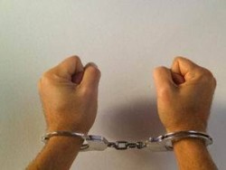 21-годишен е задържан за нанесен побой над женета, с която живее