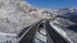 Шофьорите да тръгват с автомобили, готови за зимни условия