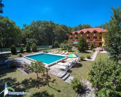 Общинската почивната база “Боженишки Урвич“ е отличена с наградата „Traveller Review Award“