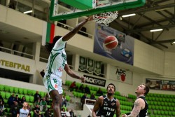 Балкан бе надигран у дома и загуби от Локомотив с 82-90