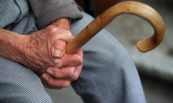 НОИ ще изплати великденските добавки заедно с пенсиите за април