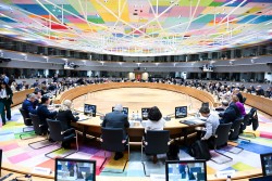 Министър Христанов: Млякото в България става все по-евтино за изкупуване, а за фермерите става все по-скъпо да го произвеждат