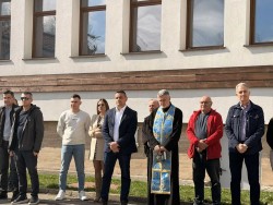 Община Етрополе получи нов сметосъбиращ камион по проект за управление на биоразградимите отпадъци