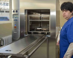 МБАЛ „Проф. д-р Ал. Герчев“ Етрополе получи дарение иновативен стерилизатор