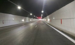 Задържан е шофьорът, умишлено спрял в тунел "Витиня" и затруднил движението