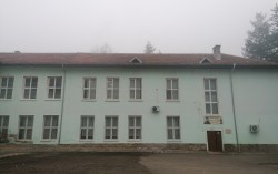 Община Етрополе с одобрен проект по „Красива България“ за ремонт на покрива на училището в с. Лопян