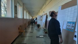 40.73% e избирателната активност в община Ботевград към 16 часа  