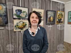 Десета самостоятелна изложба на художничката Весела Георгиева