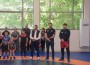 ЕТРОПОЛЕ ВЪЗРАЖДА СЛАВАТА НА БОРБАТА С МОДЕРНА ЗАЛА ЗА БЪДЕЩИТЕ ПОБЕДИТЕЛИ
