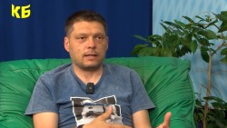 Филип Зуберски в съавторство написа наръчник „Как да оцелееш като баща”