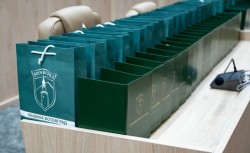 Община Ботевград награждава отличните зрелостници на тържествена церемония