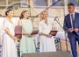 ХИЛЯДИ ЖИТЕЛИ АПЛОДИРАХА ПЪРВОТО ИЗПЪЛНЕНИЕ НА ХИМНА НА ЕТРОПОЛЕ В НАВЕЧЕРИЕТО НА ПРАЗНИКА НА ГРАДА