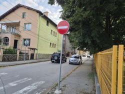 От днес е в сила новата организация на движението по шест улици в Ботевград – шофьорите да бъдат внимателни!