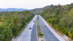 Временно ограничават движението по АМ „Хемус“ между 43-и и 47-и км