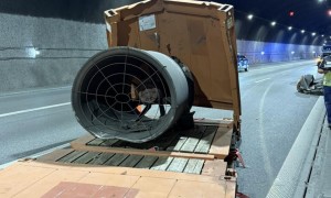 Камион откъсна вентилатор в тунел „Витиня“, шофьорът е задържан