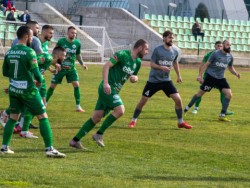Футболистите с трета победа
