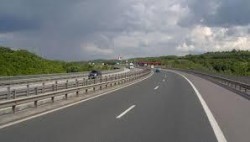 Нови правила за движение: Камионите над 12 тона – само в дясната лента на магистралите