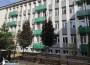 Едната страна на фасадата на Поликлиниката вече е готова – сградата придобива изцяло нов облик