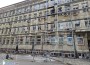 Едната страна на фасадата на Поликлиниката вече е готова – сградата придобива изцяло нов облик