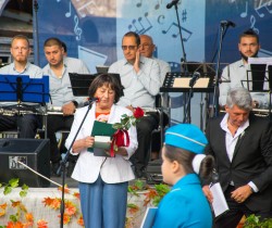 С признание и аплодисменти: Иванка Савова бе удостоена с почетен плакет за дългогодишния си принос към музикалния живот на Ботевград