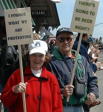 протест на стари години